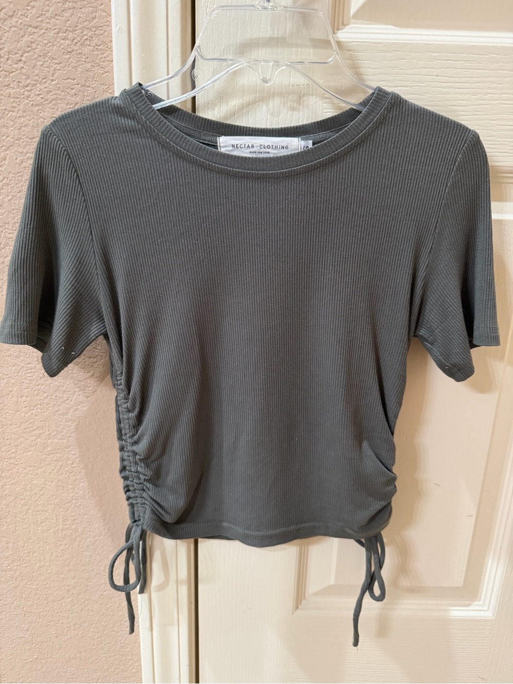 Nectar Ribbed Short-Sleeve Side-Tie Crop Top - Charcoal Gray